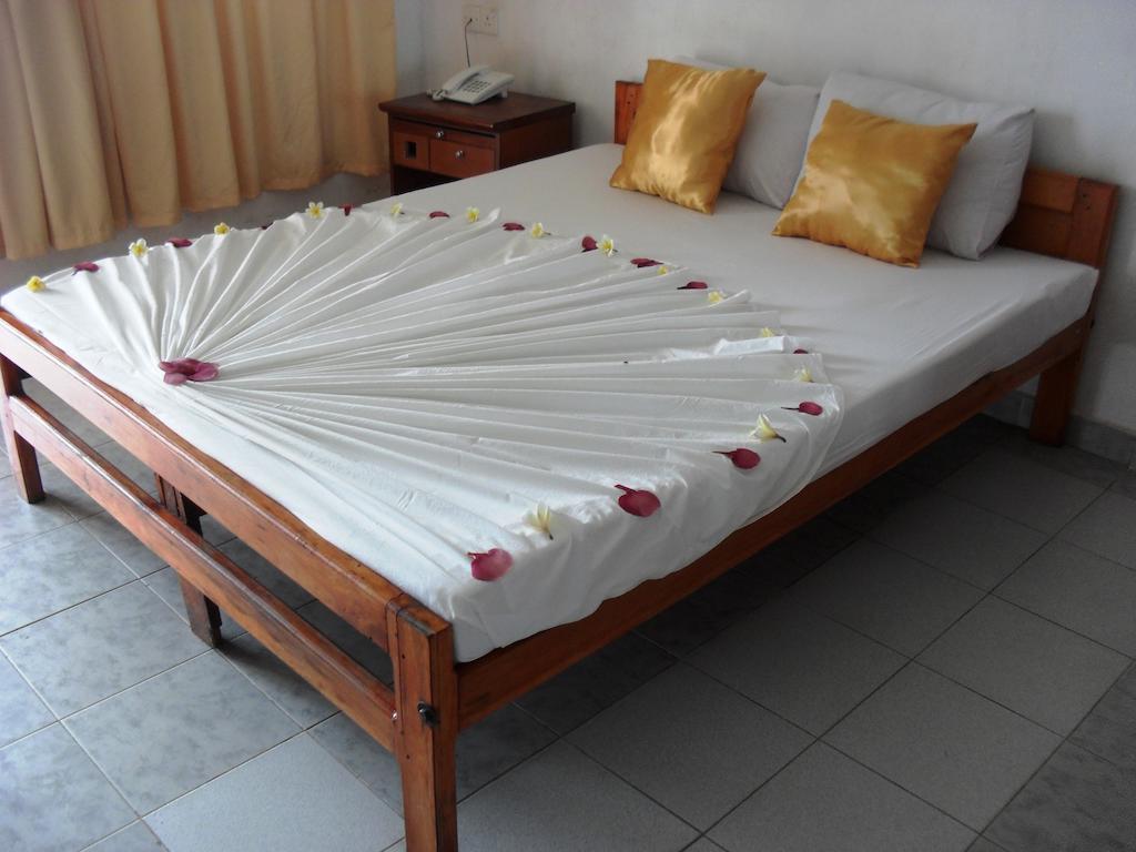 Miltons Beach Resort Unawatuna Zimmer foto