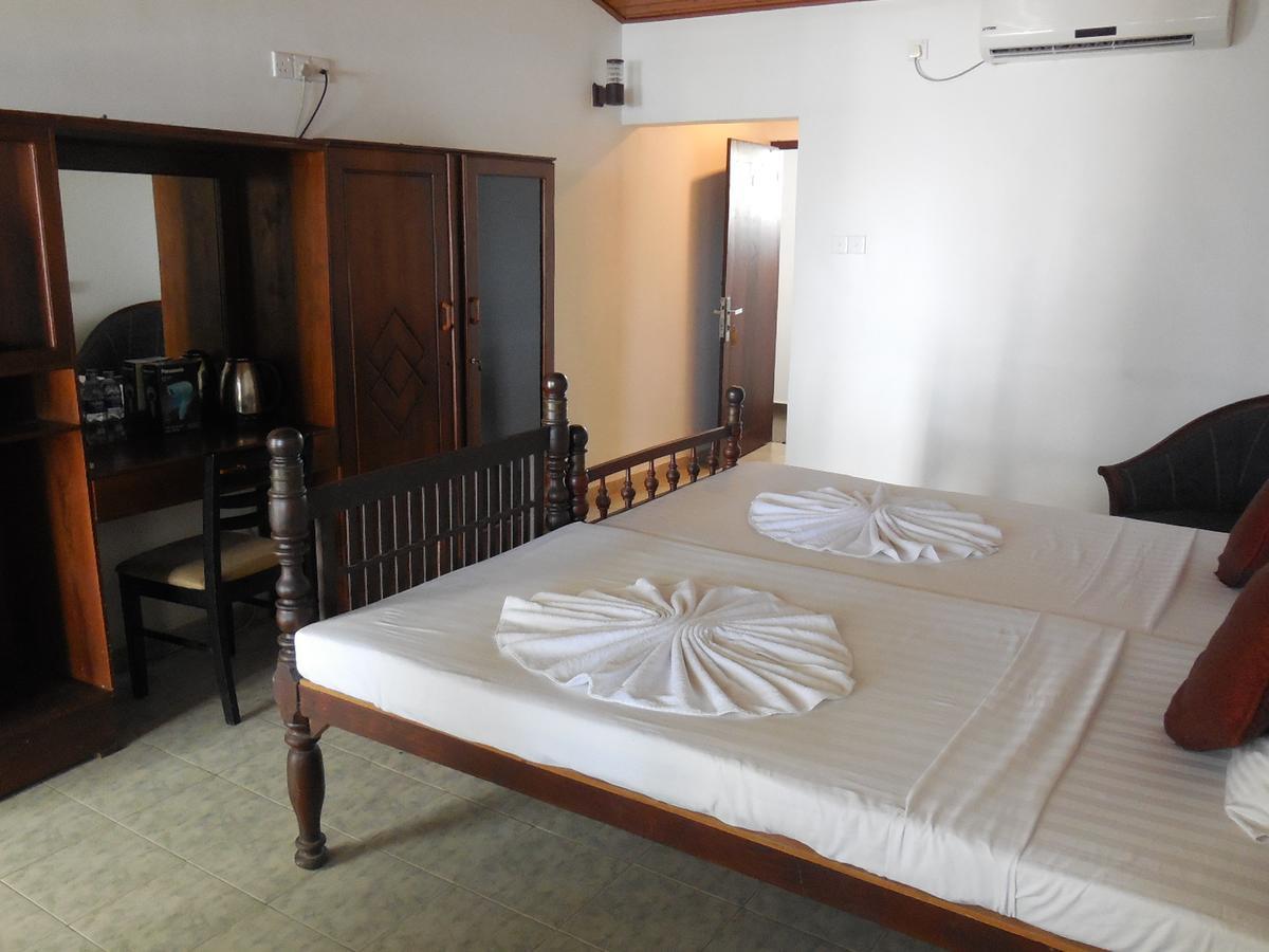 Miltons Beach Resort Unawatuna Exterior foto