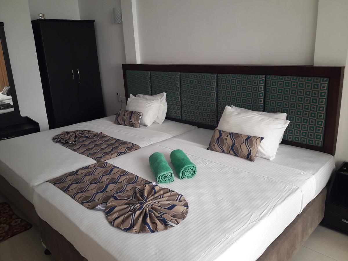 Miltons Beach Resort Unawatuna Exterior foto