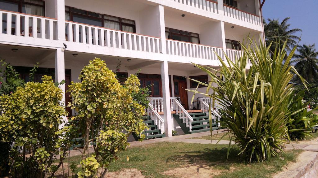 Miltons Beach Resort Unawatuna Exterior foto
