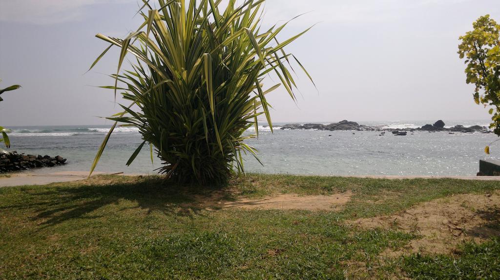 Miltons Beach Resort Unawatuna Exterior foto