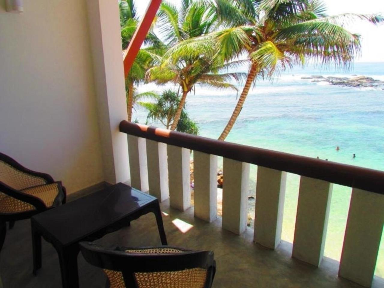 Miltons Beach Resort Unawatuna Exterior foto